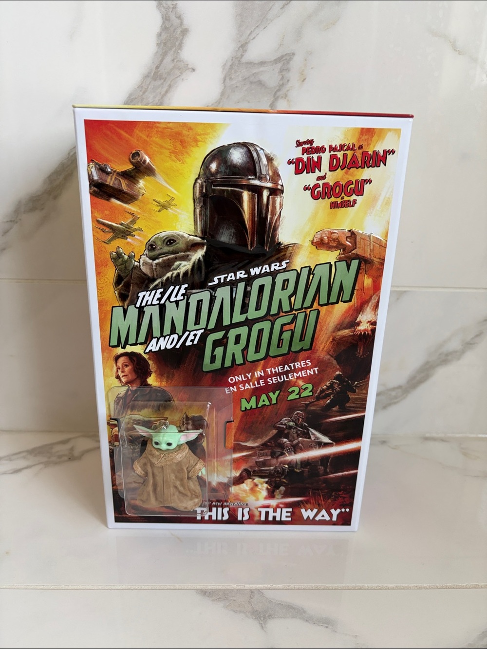 Star Wars Mandalorian ans Grogu Tin and Keychain